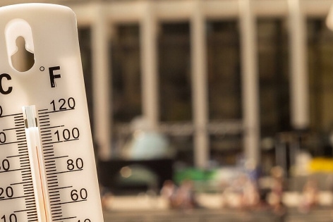 Sommerhitze am Arbeitsplatz: So bleiben Sie produktiv